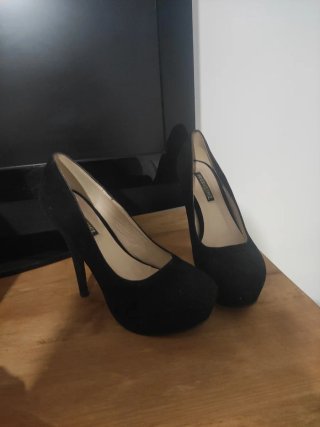 Zapatos de tacón negros