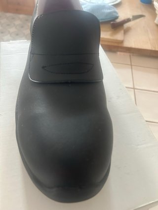 Zapatos de cocina negros nuevos