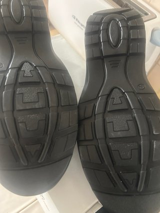 Zapatos de cocina negros nuevos