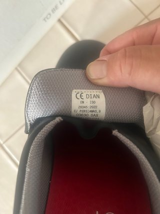Zapatos de cocina negros nuevos