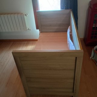 Cuna de madera
