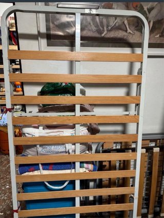 Somier con patas metálico y de madera