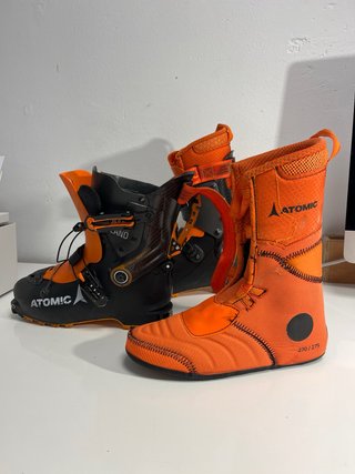 Botas Esquí Travesía Atomic Black Land Carbono 42