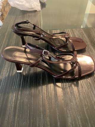 Sandalias de tacón marrones