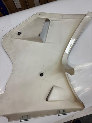 Tapa Lateral Izquierda Yamaha 2UV-F835J-B0