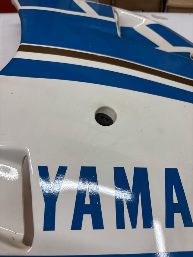 Tapa Lateral Izquierda Yamaha 2UV-F835J-B0