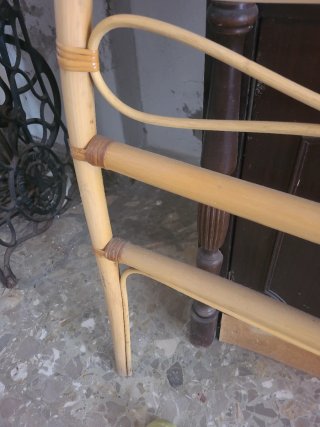 Cabecero de mimbre semicircular