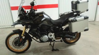 Voge 900 DSX Negra