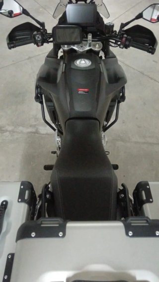 Voge 900 DSX Negra