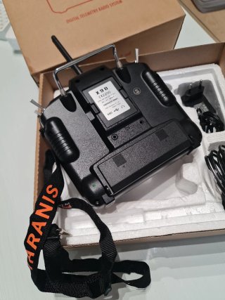 Mando RC FrSky Taranis X90 Plus