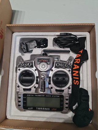 Mando RC FrSky Taranis X90 Plus