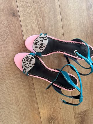 Zapatos ASOS tacón rosa y turquesa