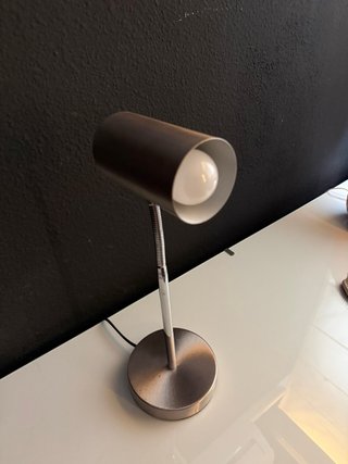 Lámpara de escritorio moderna