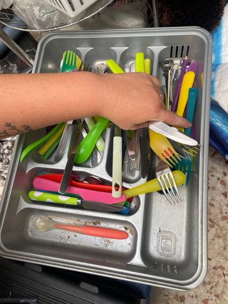 Bandeja para cubiertos de metal