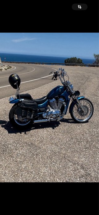 Suzuki Intruder VS 750