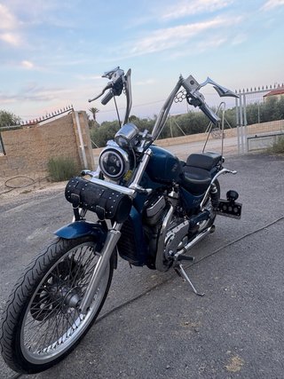 Suzuki Intruder VS 750