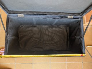 Baúl de terciopelo negro