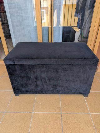 Baúl de terciopelo negro