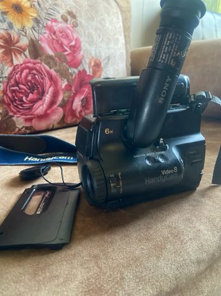 Adattatore Sony AC-V30 per fotocamere con 3 batterie