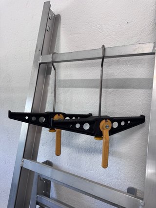 Soporte para escalera de furgoneta