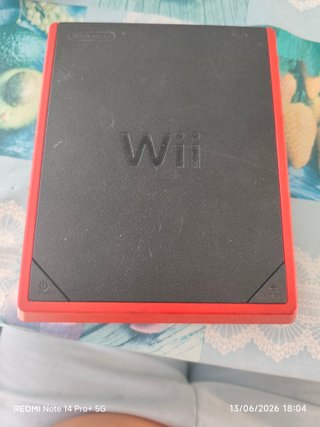 Consola Wii Roja con mando y cables