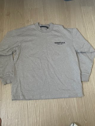 Camiseta Essentials Fear of God Gris
