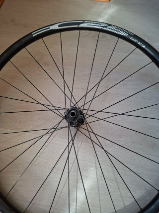 Rueda trasera carbono 29 BH C25