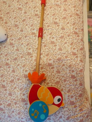 Juguete de madera musical para arrastrar