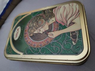 Caja vintage Valor Pralines