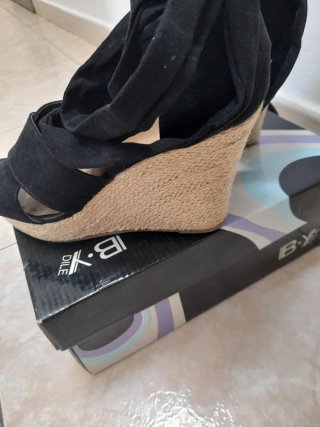 Sandalias cuña negras