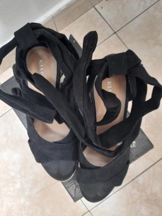 Sandalias cuña negras