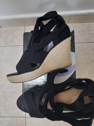 Sandalias cuña negras