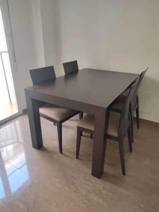 Muebles salón comedor madera natural teñida