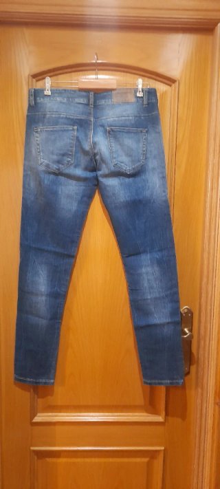 Pantalón vaquero rotos talla 40