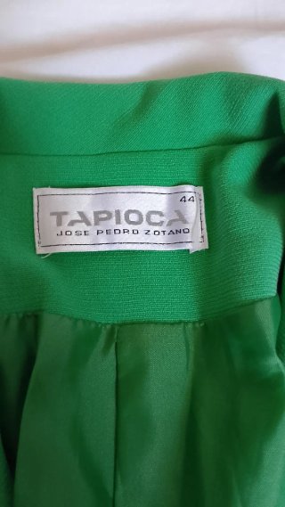 Traje de mujer verde
