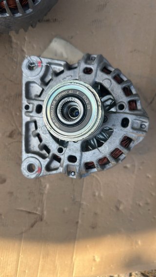 Alternador Bosch 14V 125A Renault Dacia Nissan