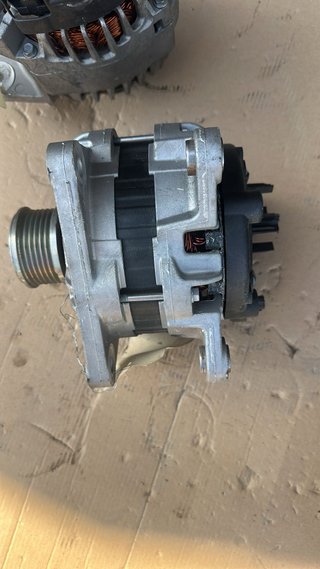 Alternador Bosch 14V 125A Renault Dacia Nissan