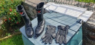Conjunto Moto Cuero Mujer Casco Botas y Guantes