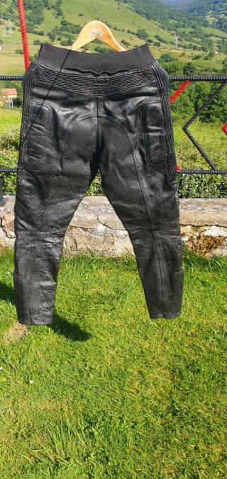 Conjunto Moto Cuero Mujer Casco Botas y Guantes