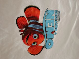 Camiseta Disney Pixar Buscando a Nemo