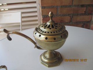 Incensario antiguo de metal
