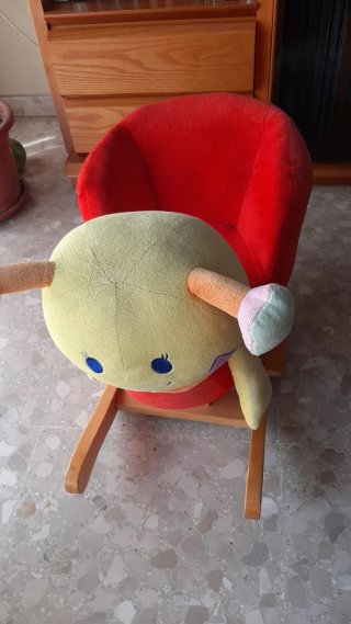 Caballito balancín peluche oruga