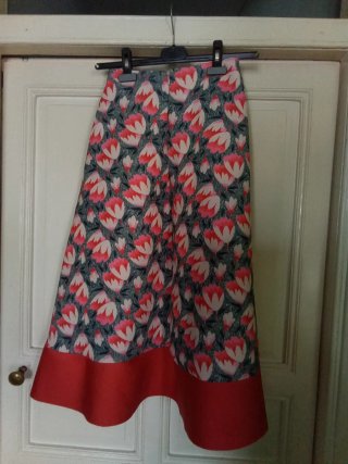 Falda H&M Estampada Flores nueva