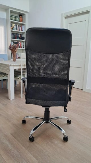 Sillón de oficina/gamer negro y plateado