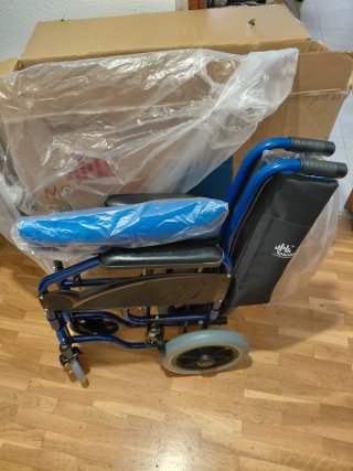 Silla  de ruedas  nueva  sin estrenar