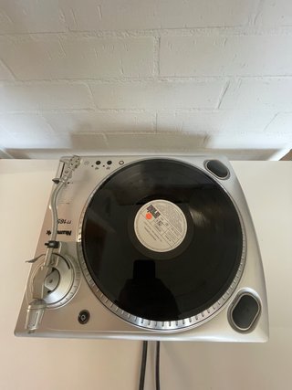 Tocadiscos Numark TT1650 Plata