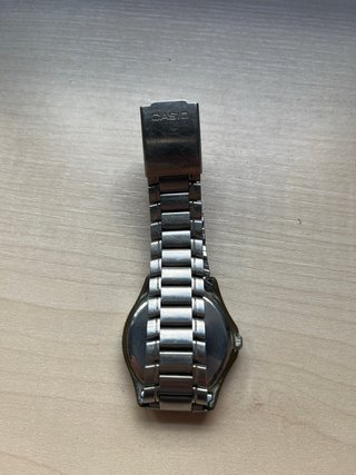 Reloj Casio Plata y Blanco