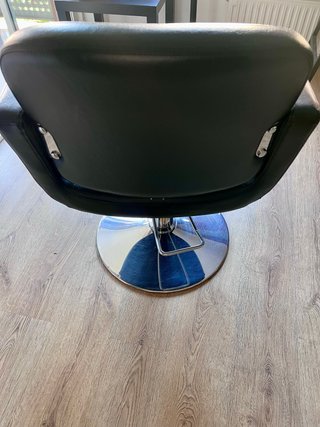 Sillón de peluquería negro
