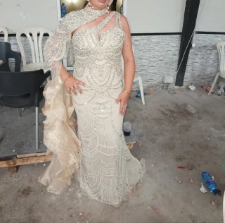 Vestido de fiesta pedrería y volantes