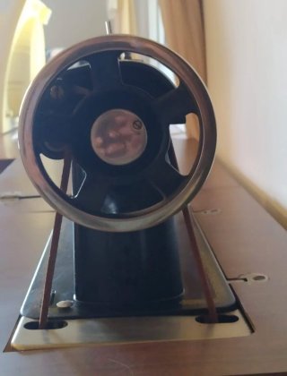 Máquina de coser Werthem vintage